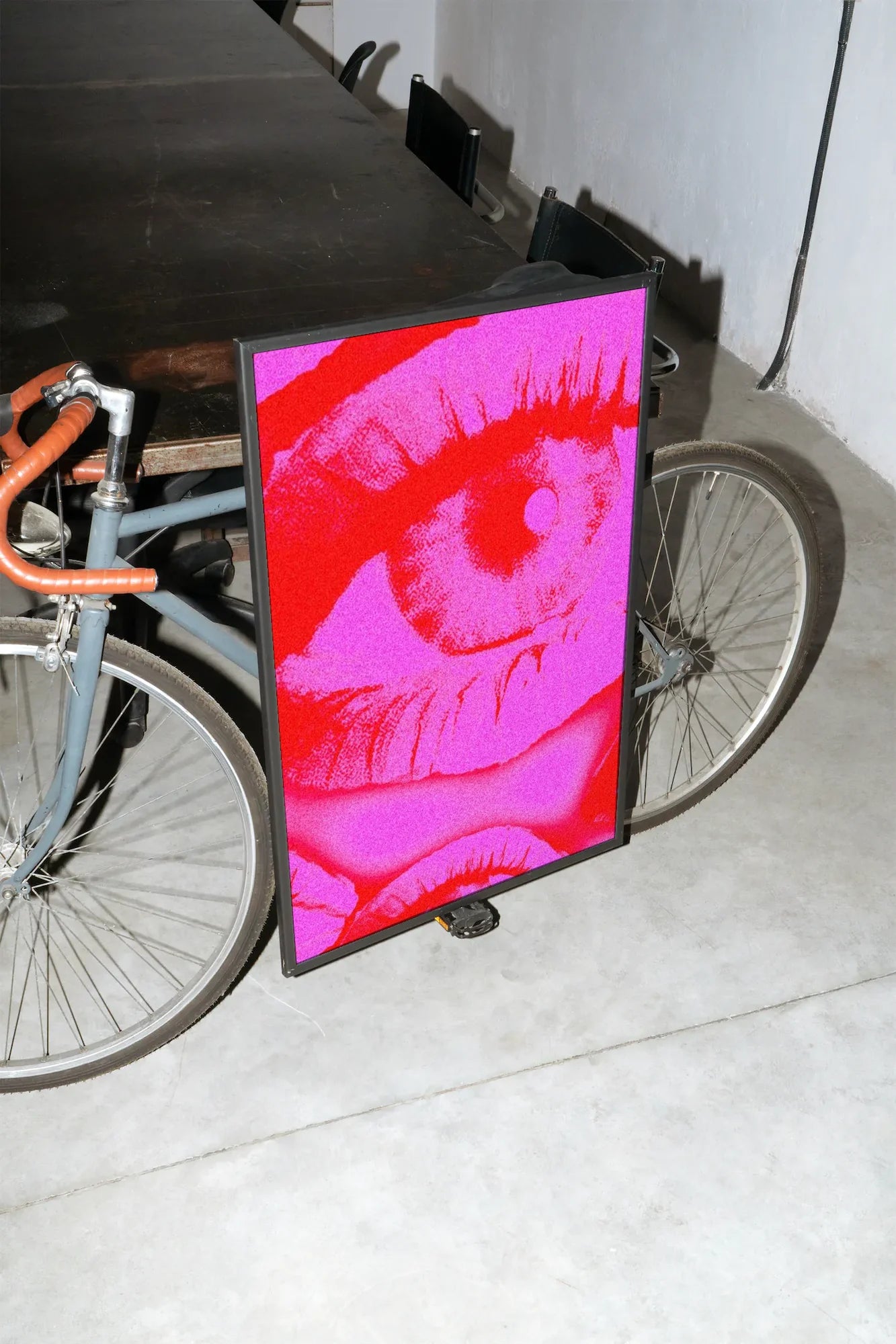 Neon Gaze - mockup-velo