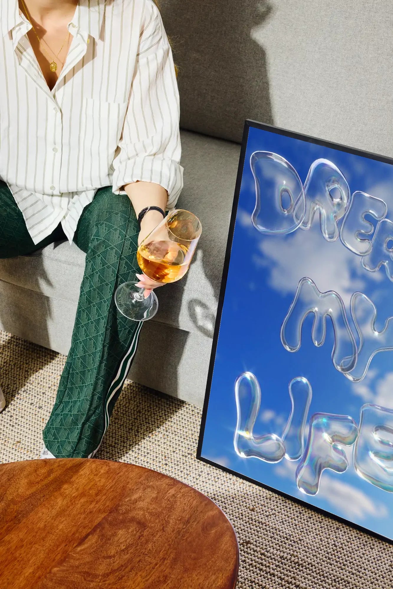 Bubble of Wish - drinkglass-sofa