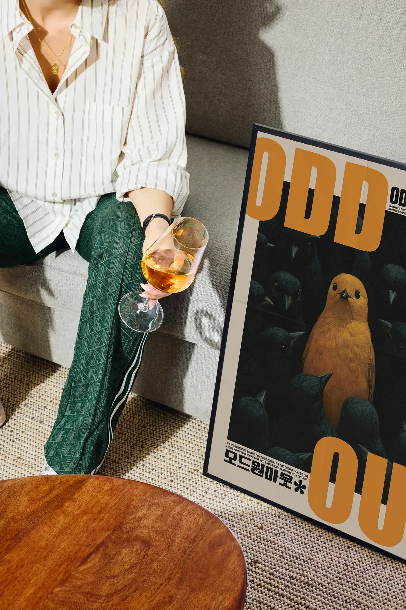 Odd Out - drinkglass-sofa