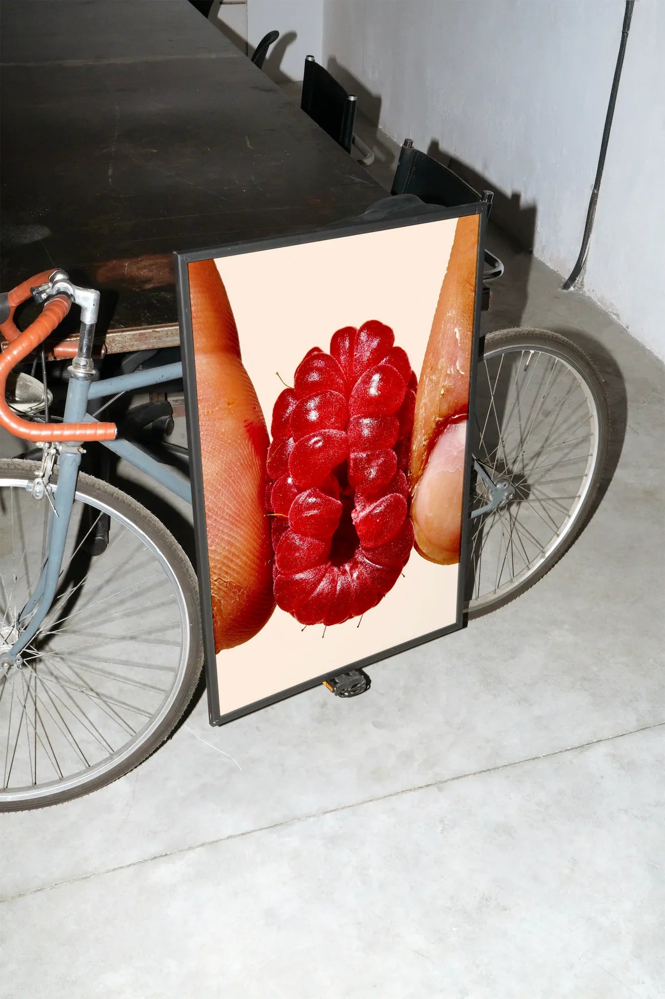 Red Fingers - mockup-velo
