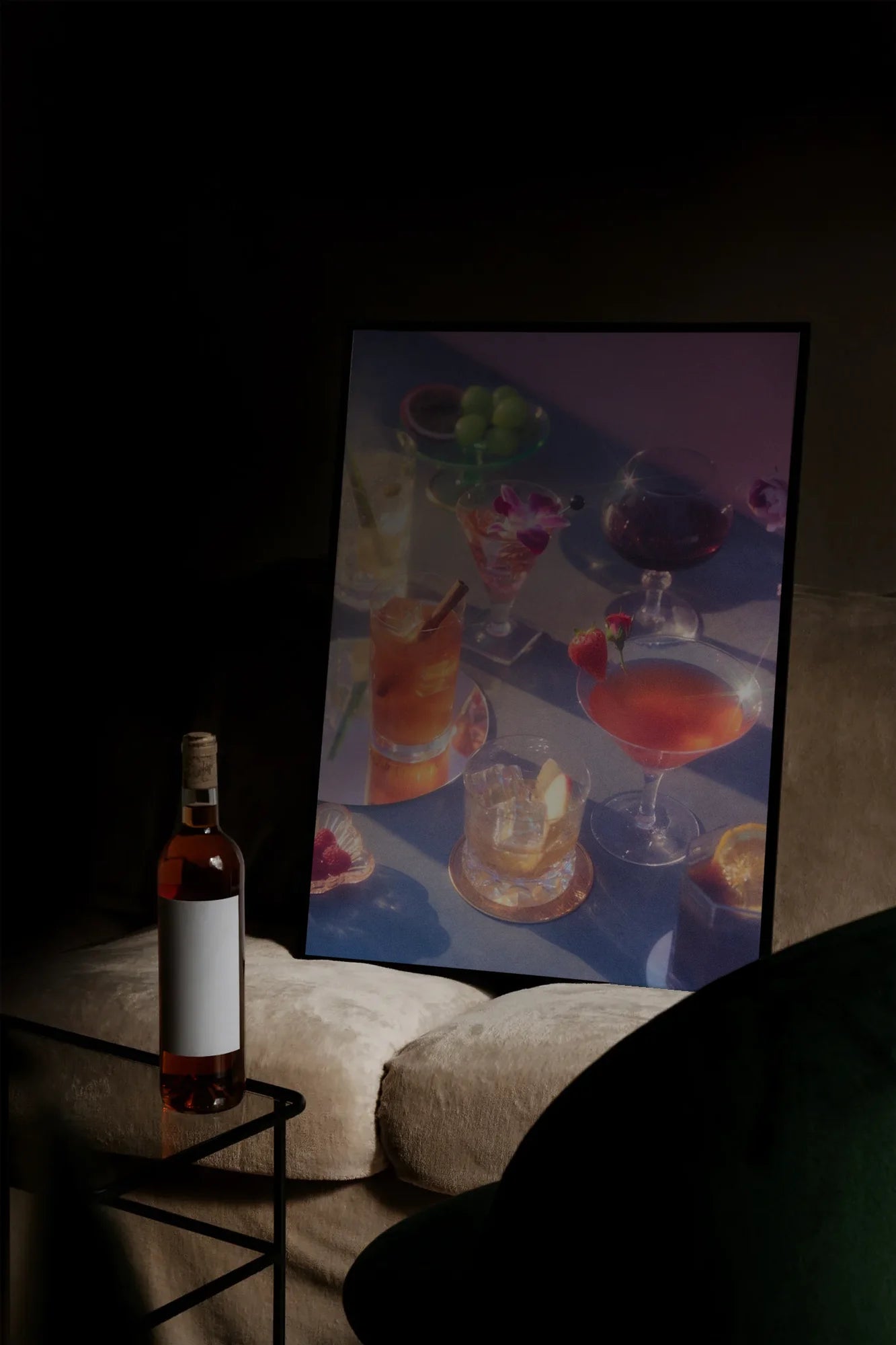 Gin & Berry Glow - mockupsofa-dark