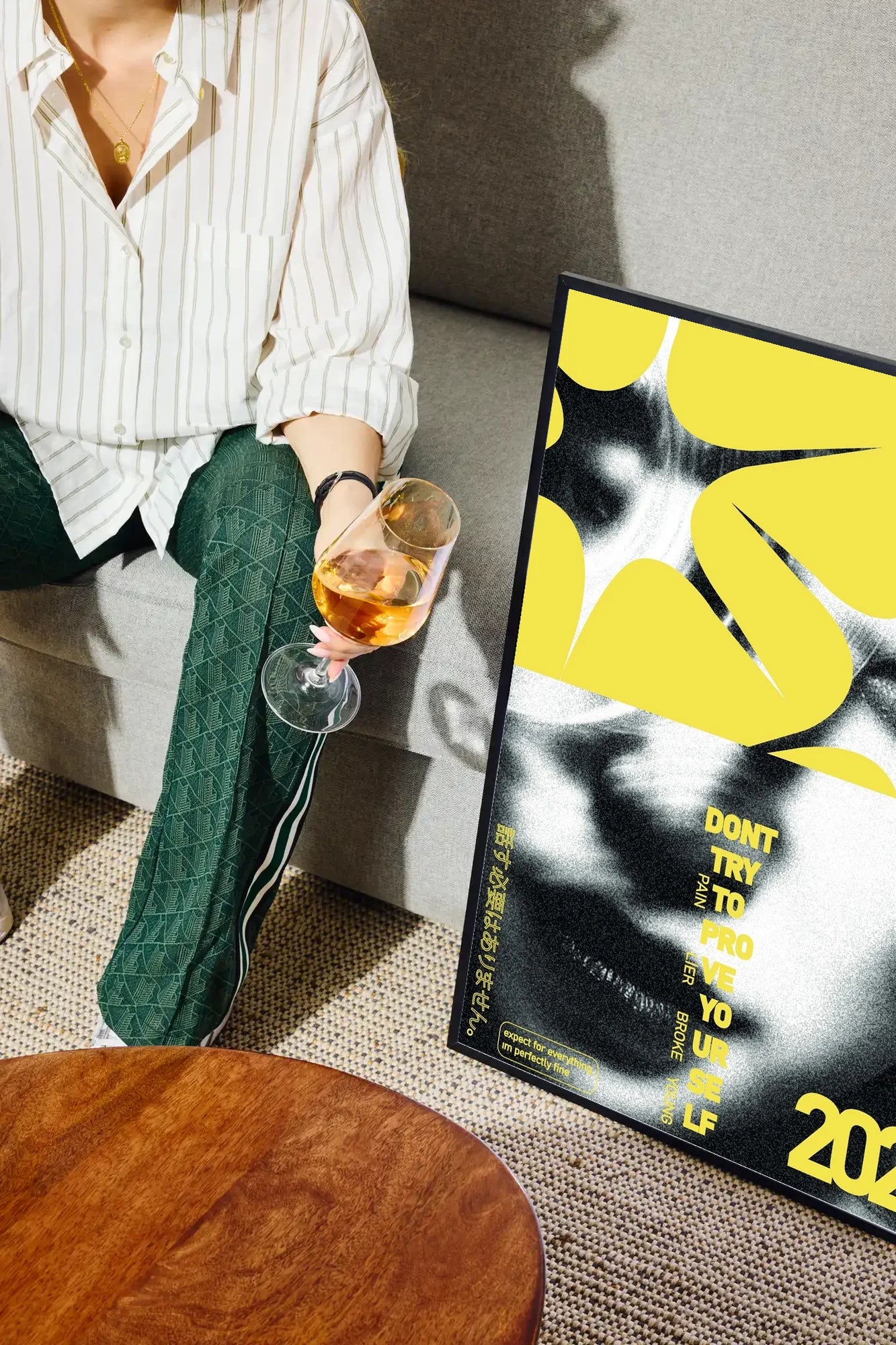 Yellow Fractured Mirror - drinkglass-sofa