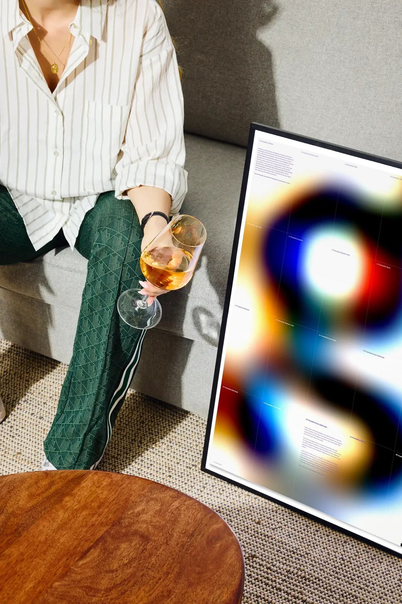 Swirling Vibe - drinkglass-sofa