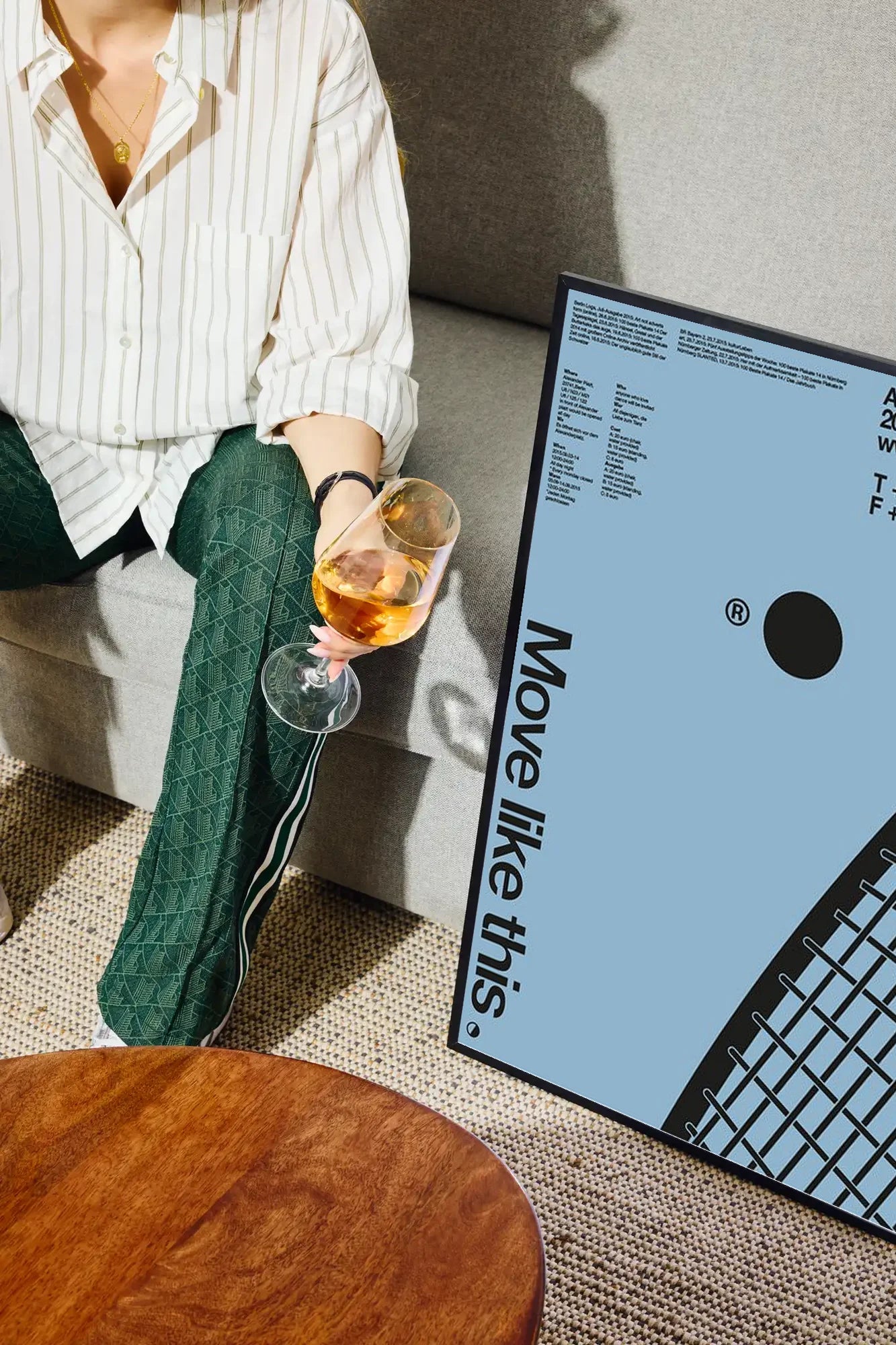 Quiet Motion Grid - drinkglass-sofa