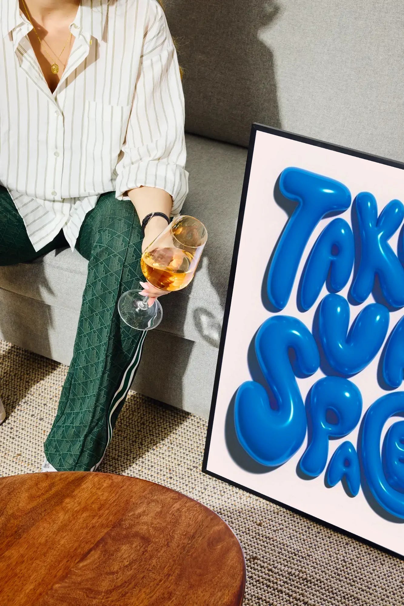 Blue Horizon Take A Space - drinkglass-sofa