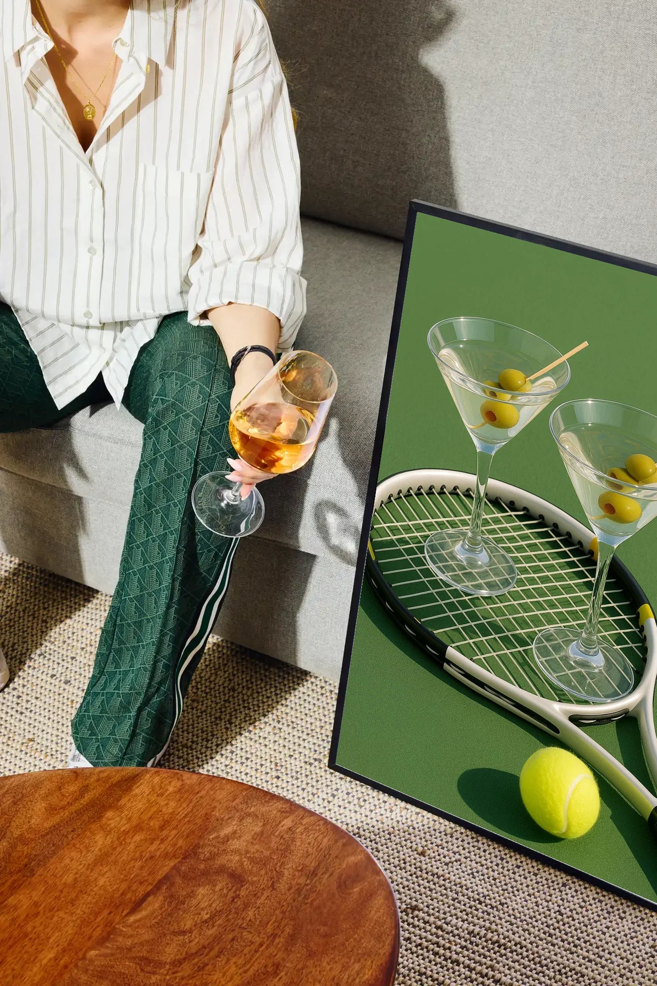 Two Martini & The Ball - drinkglass-sofa