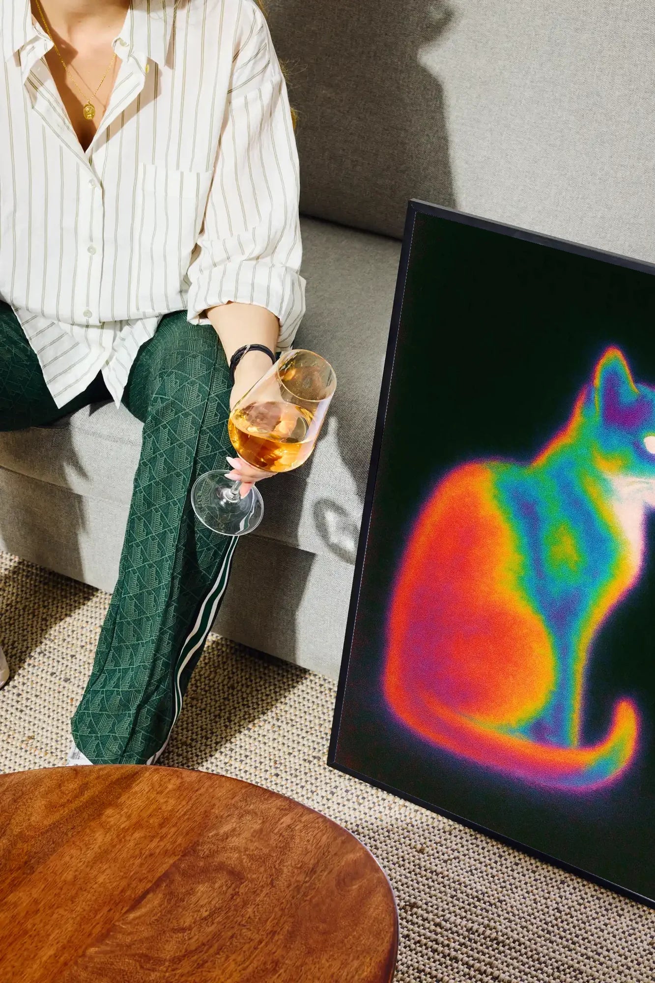 Spectral Feline - drinkglass-sofa