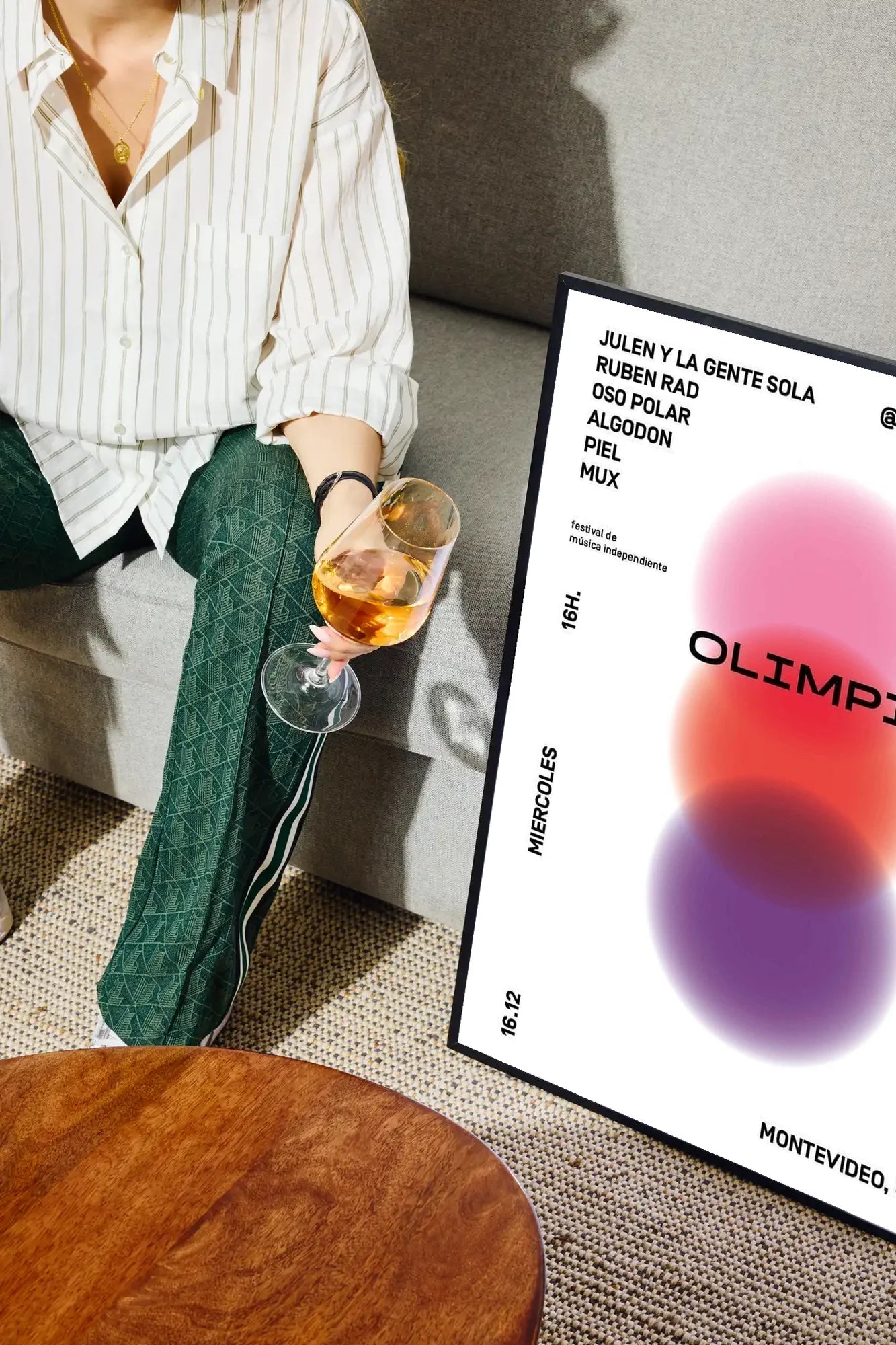 Pulse of Polyphony - drinkglass-sofa