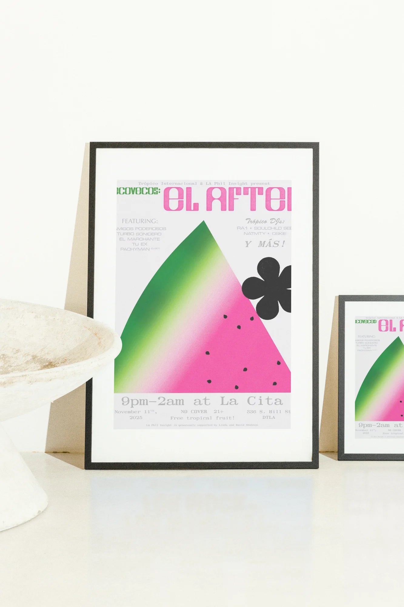 Des teintes tropicales audacieuses pulsent d'énergie autour d'une tranche de pastèque vibrante à El After, capturant l'esprit des visuels de galerie d'art moderne.. black, digital, green, modern, pink, playful, vibrant
