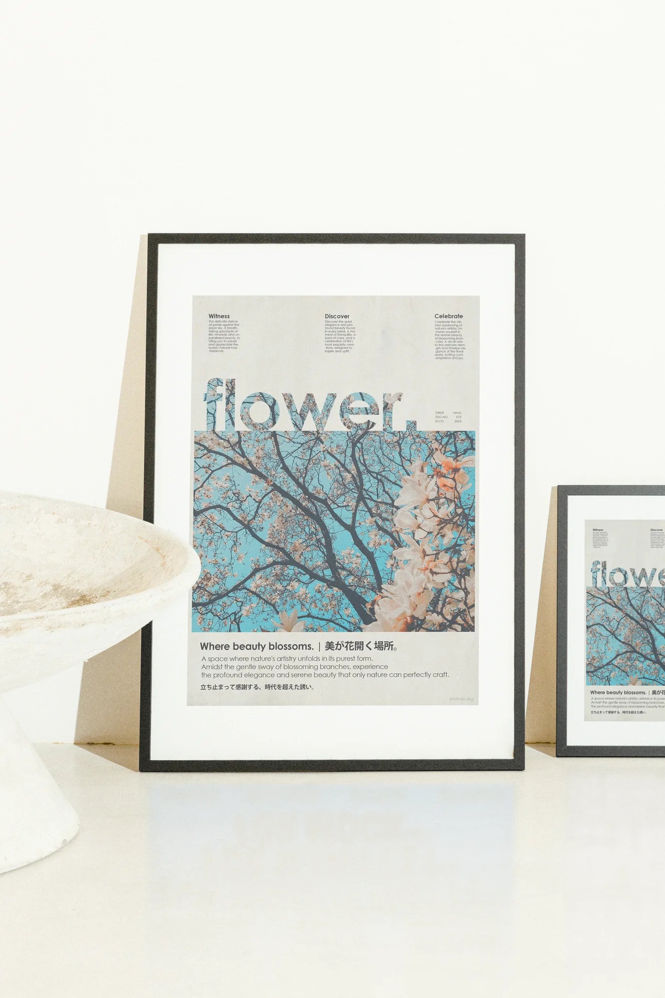 Photographie d'un arbre en fleurs sur un ciel serein, avec du texte encadrant la scène naturelle vibrante.. blue, pastel, photographic, serene, white
