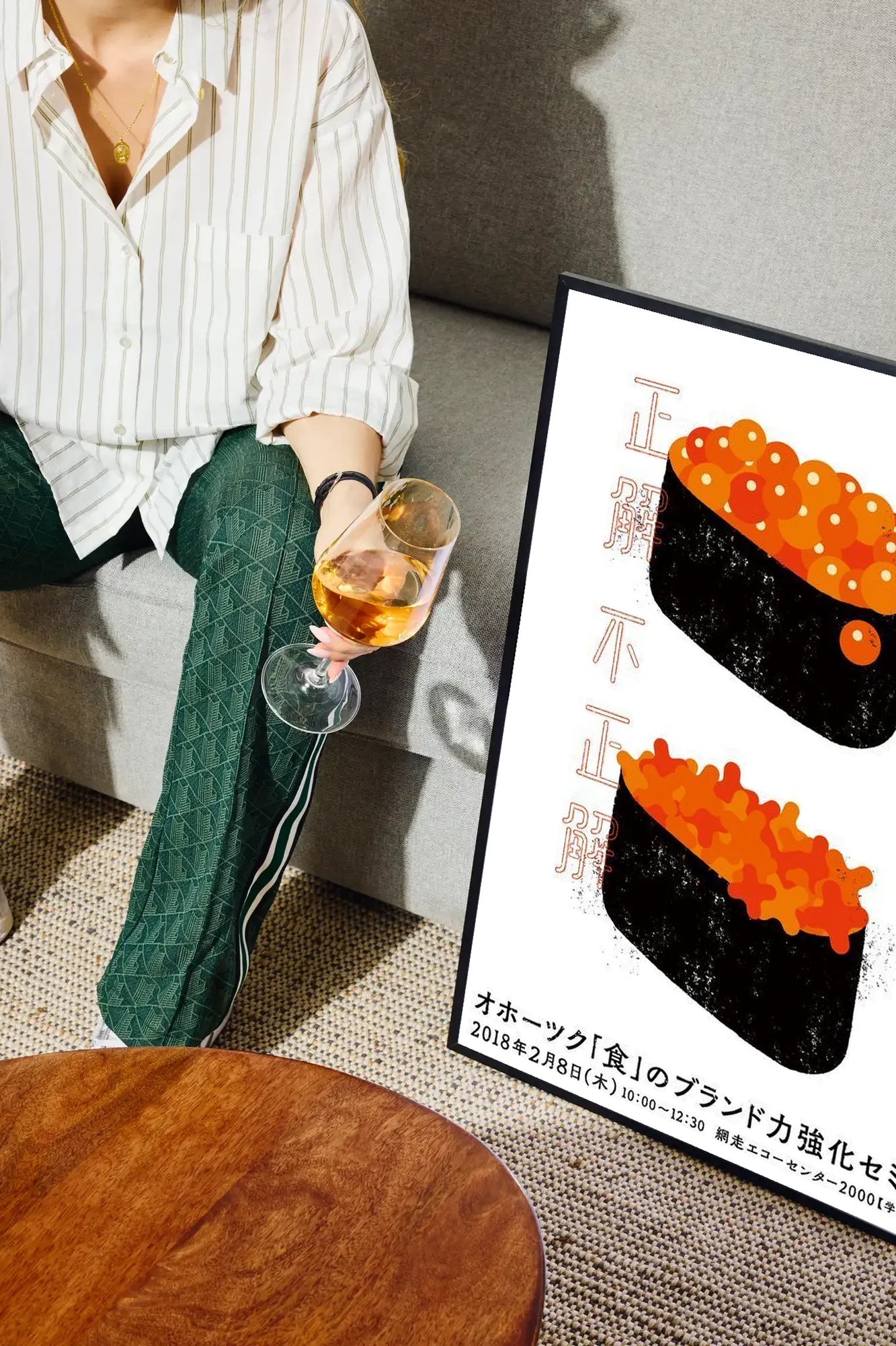Sushi Correct & Incorrect - drinkglass-sofa