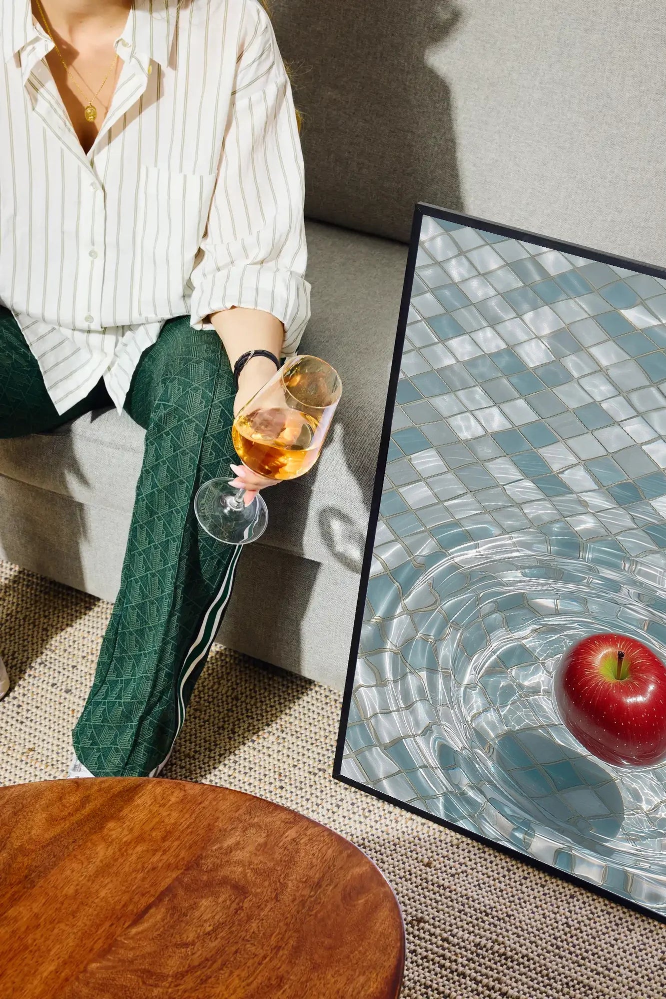 Red Serenity - drinkglass-sofa