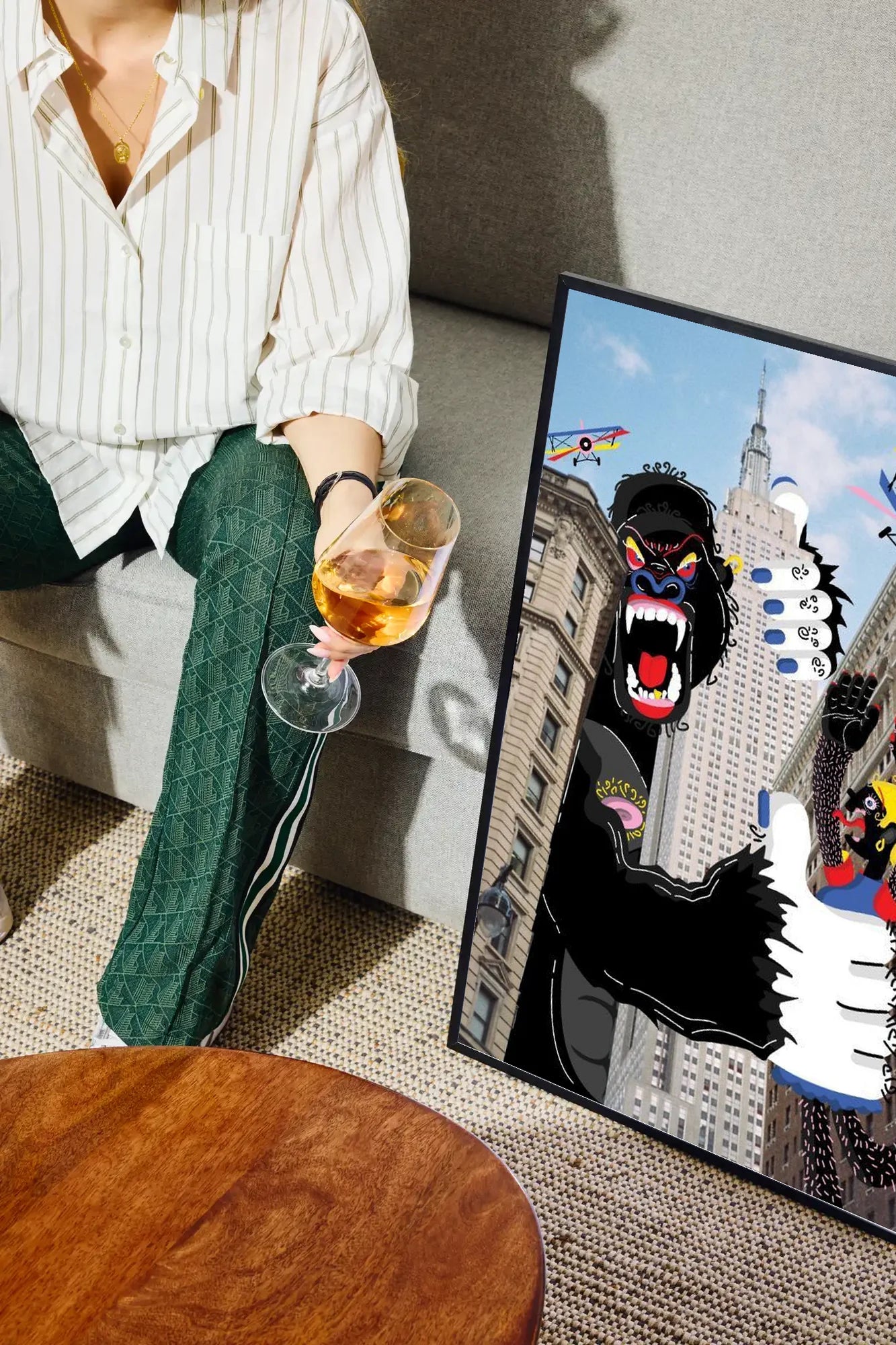 Gorilla City - drinkglass-sofa