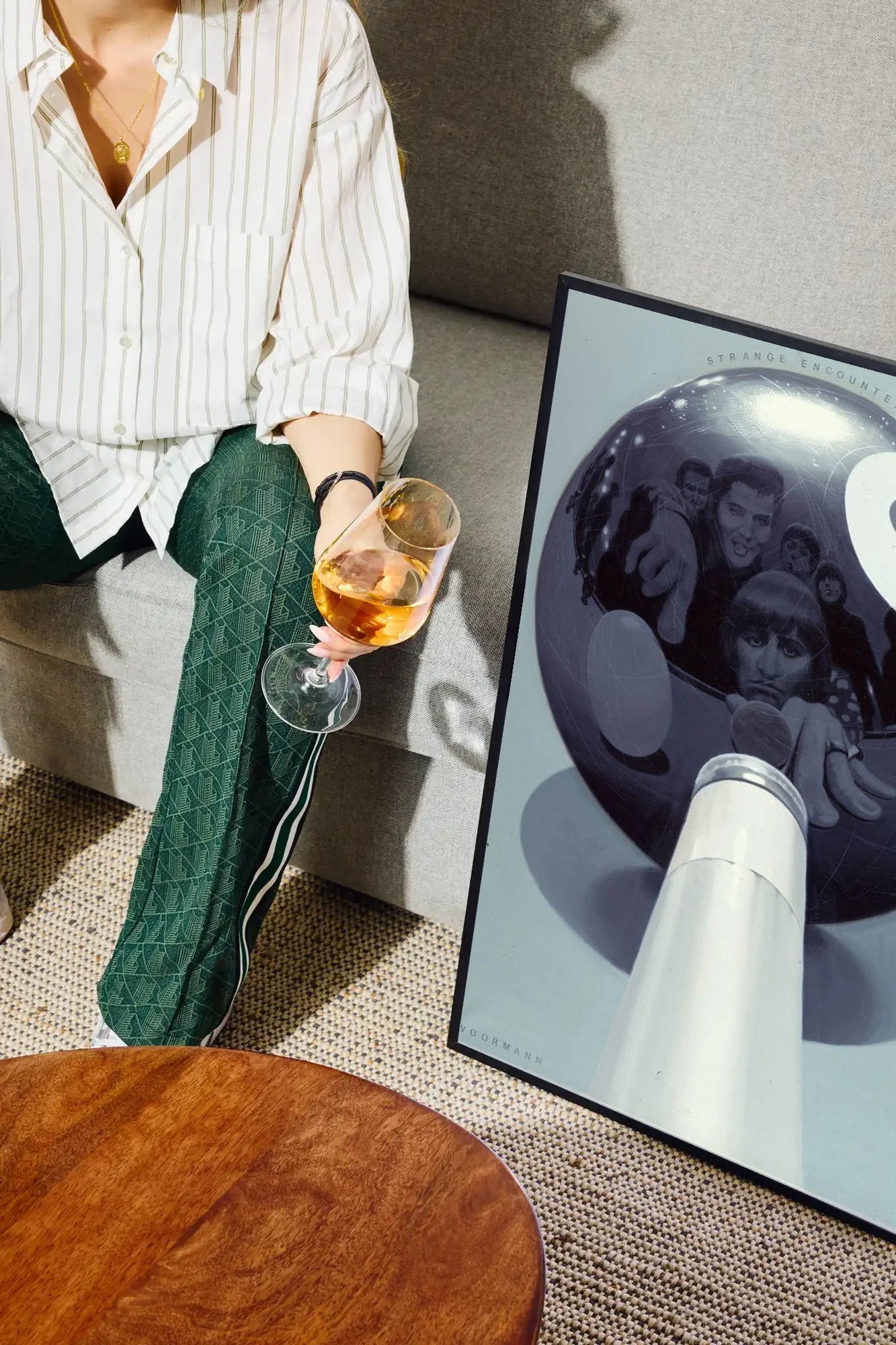 Echoes of the Eight - drinkglass-sofa