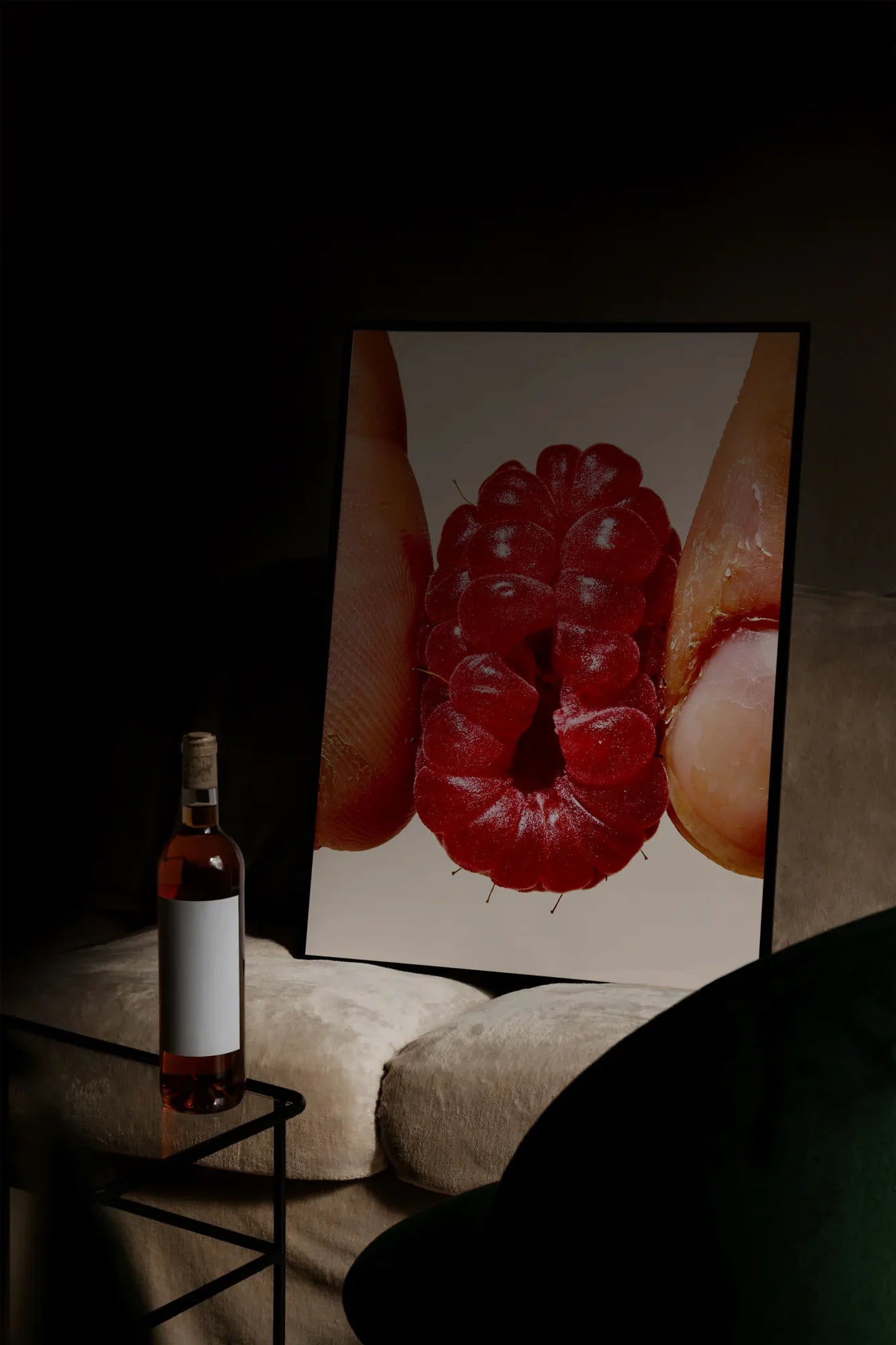 Red Fingers - mockupsofa-dark