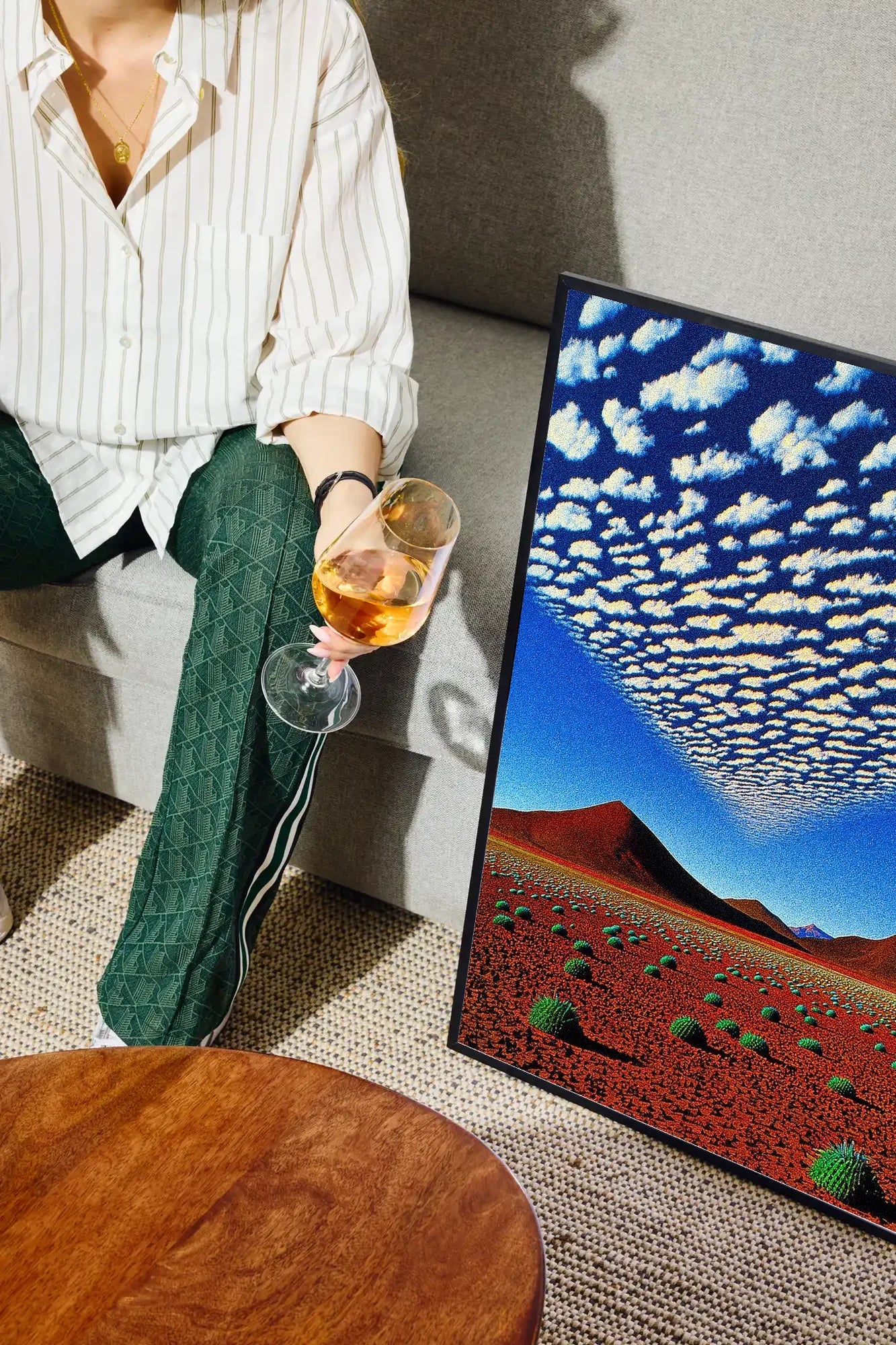 Red Horizon - drinkglass-sofa