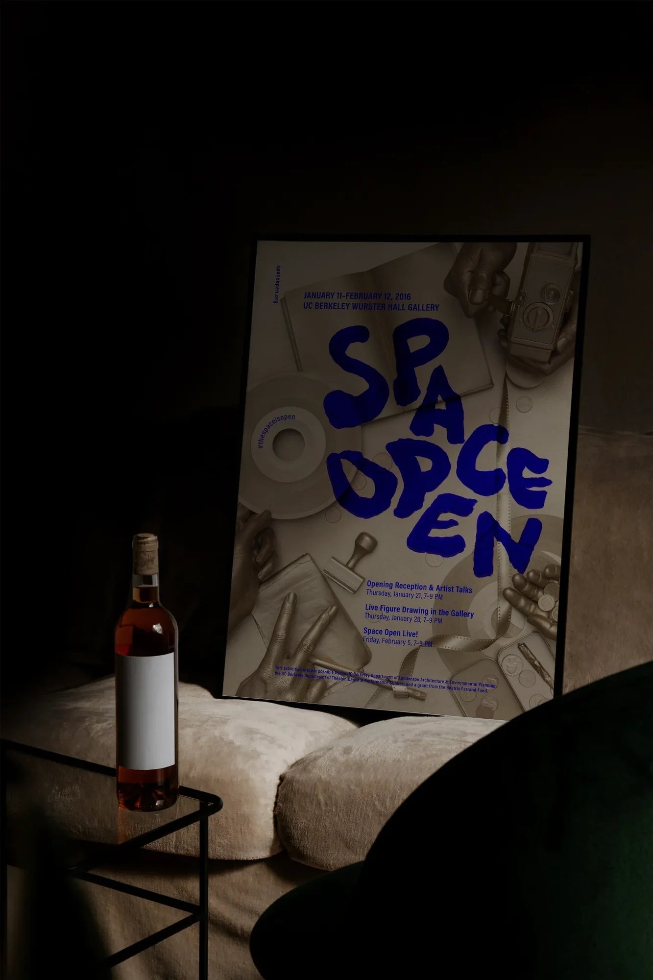 Echo of Space - mockupsofa-dark