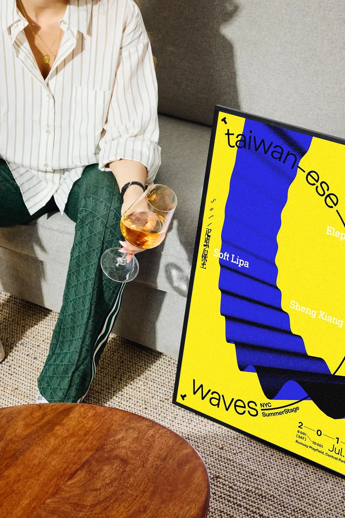 Wave of Energy - drinkglass-sofa