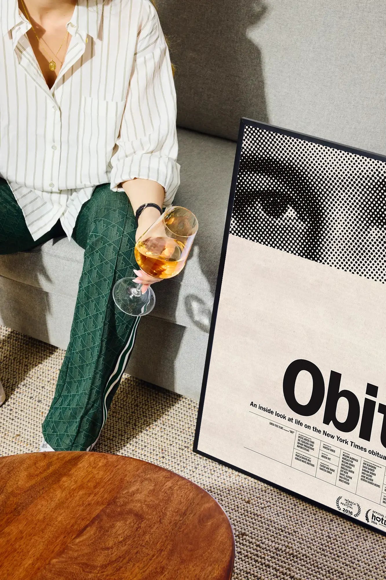 Stitched Gaze - drinkglass-sofa