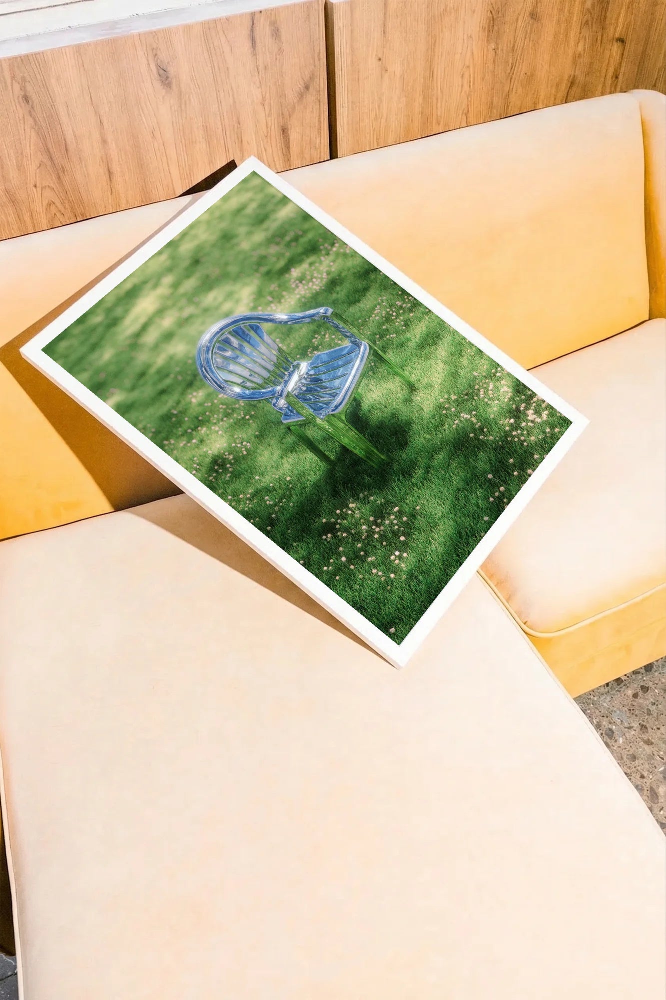 Blue Chair in Sunlight - sofajaune