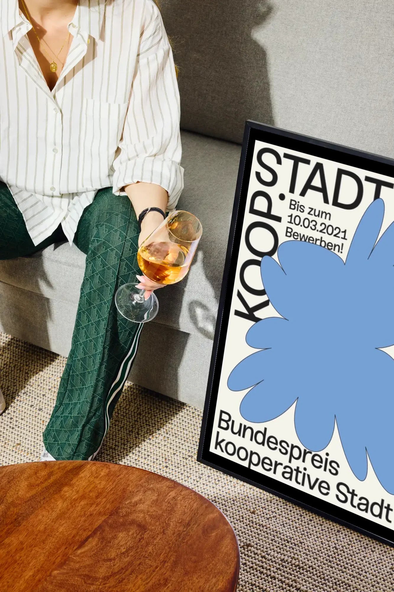 Bewerben bis zum 3. - drinkglass-sofa