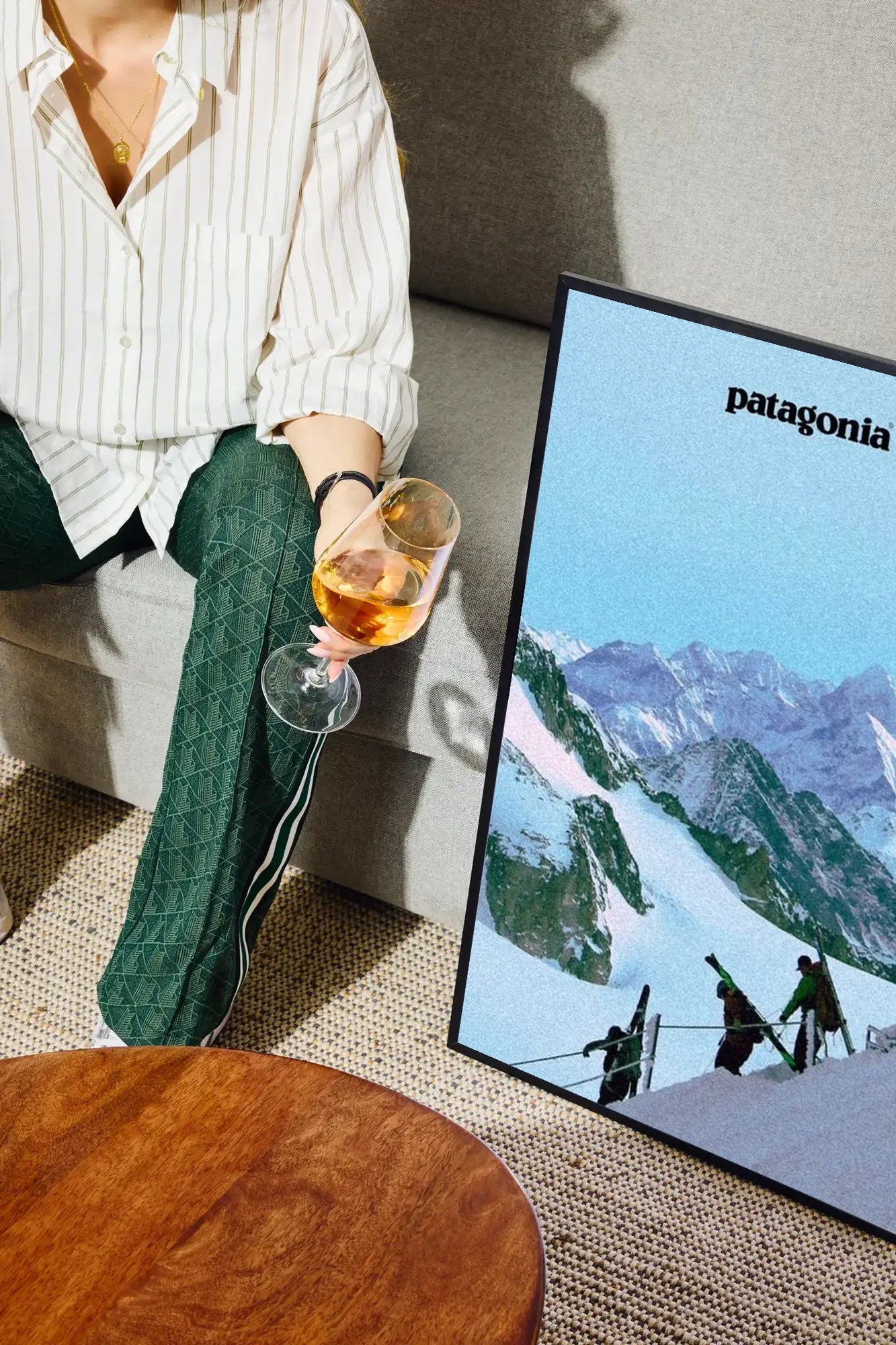 Frozen Ascent - drinkglass-sofa